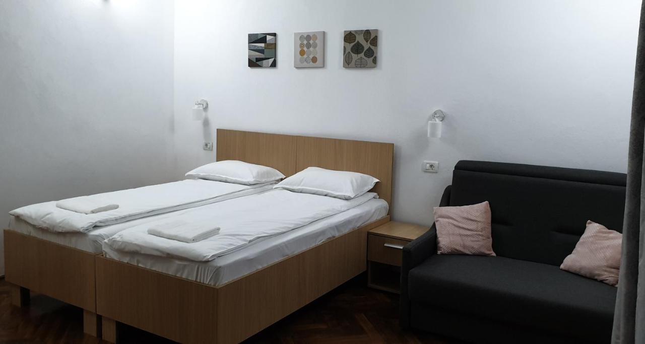 Madalina Apartment บราชอฟ ภายนอก รูปภาพ